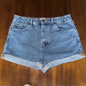 Forever 21 Medium Wash Denim Jean Shorts Cuffed Size 30